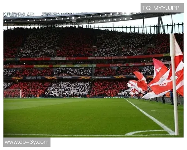 阿森纳球迷与桑德兰球迷发生冲突安保人员介入制止事态升级